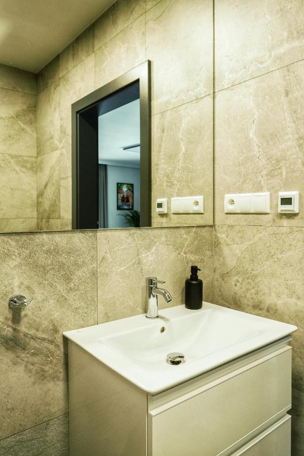 Apartamenty Centrum Park Twardowskiego 4 Zielona Góra Exteriör bild