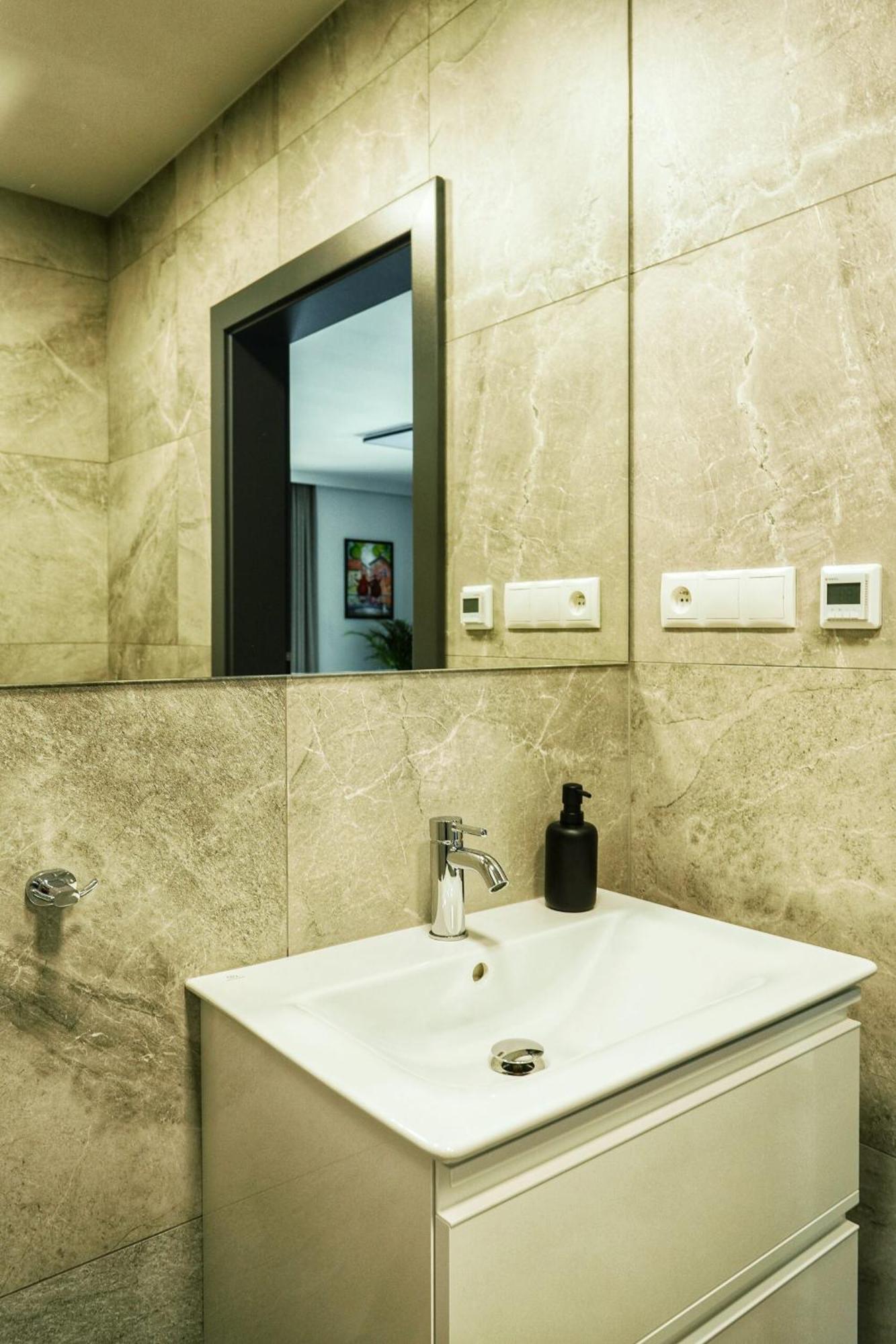 Apartamenty Centrum Park Twardowskiego 4 Zielona Góra Exteriör bild