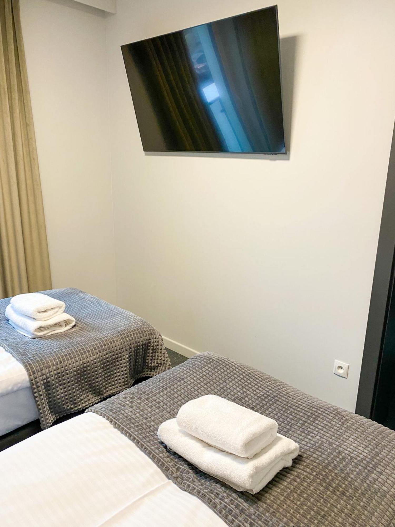Apartamenty Centrum Park Twardowskiego 4 Zielona Góra Exteriör bild