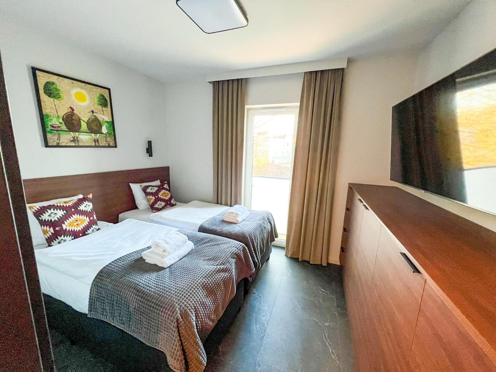 Apartamenty Centrum Park Twardowskiego 4 Zielona Góra Exteriör bild